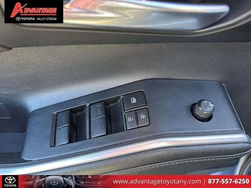 Used 2024 Toyota Highlander XLE image 20