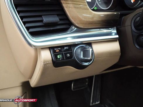 Used 2017 Porsche Panamera 4S image 39