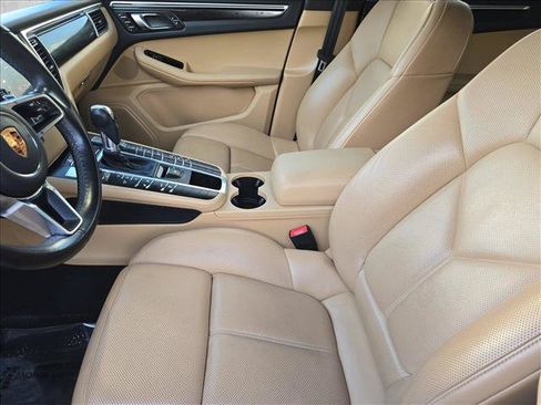 Used 2018 Porsche Macan AWD/4WD image 14