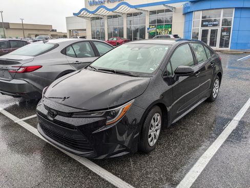 Used 2024 Toyota Corolla LE image 13