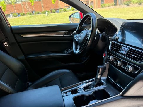 Used 2018 Honda Accord Sport image 22