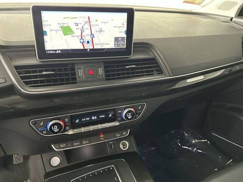 Used 2019 Audi Q5 Prestige w/ Premium Plus Package AWD/4WD image 21