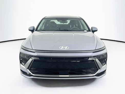 Used 2025 Hyundai Sonata SEL FWD image 2