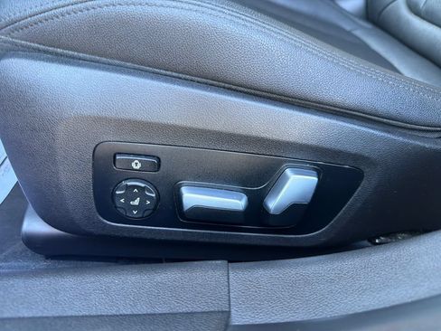Used 2020 BMW 330i Sedan w/ Convenience Package RWD image 4