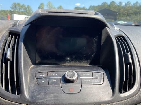 Used 2018 Ford Escape SEL image 19