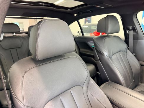 Used 2019 BMW 740i w/ M Sport Package image 34