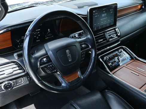 Used 2019 Lincoln Navigator Reserve AWD/4WD image 17