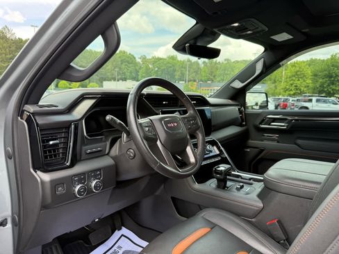 Used 2023 GMC Sierra 1500 AT4 w/ Technology Package AWD/4WD image 15