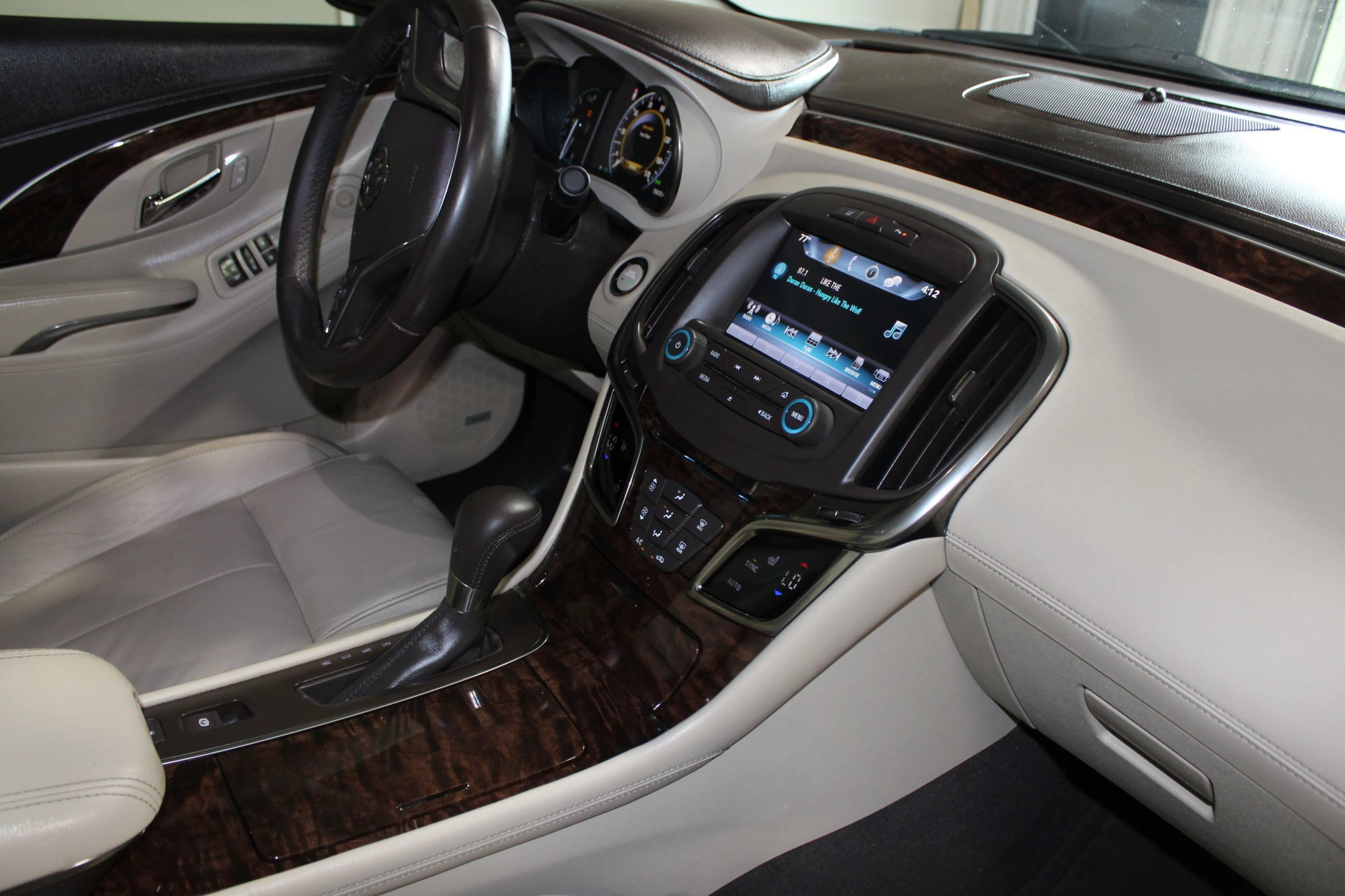 Used 2016 Buick LaCrosse Sport Touring w/ Experience Buick Package FWD image 27