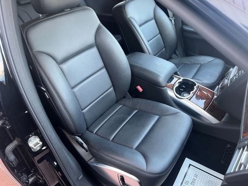 Used 2011 Mercedes-Benz R 350 BlueTEC 4MATIC image 20