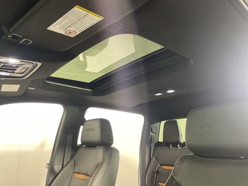 Used 2022 GMC Sierra 2500 AT4 w/ AT4 Preferred Package image 18