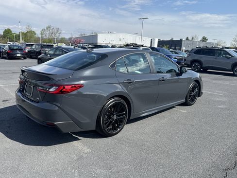 Used 2025 Toyota Camry SE w/ Multimedia Upgrade Package image 29