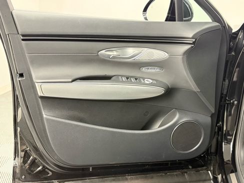 Used 2025 Genesis GV70 2.5T w/ Select Package image 14