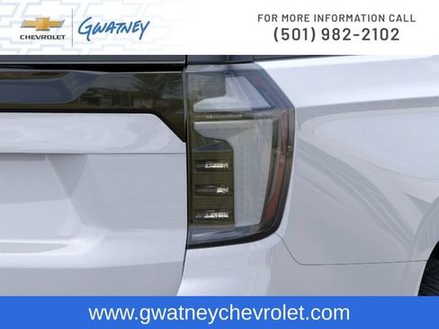 New 2026 Chevrolet Suburban High Country AWD/4WD image 11