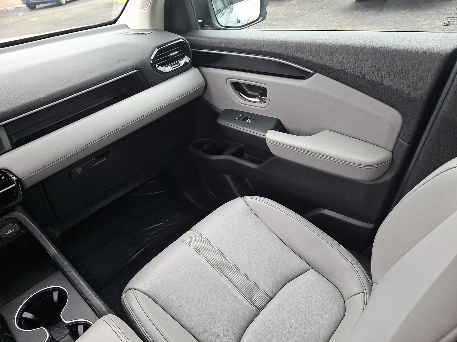 Used 2025 Honda Pilot EX-L image 12
