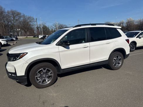 Used 2023 Honda Passport TrailSport image 3