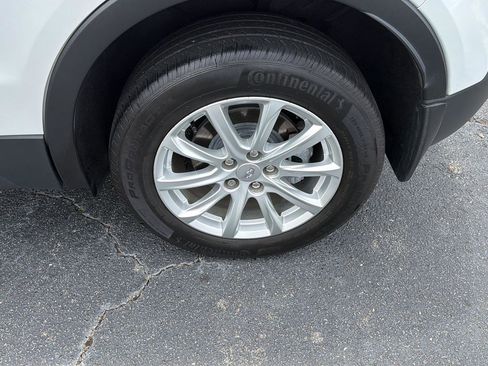 Used 2023 Cadillac XT4 Luxury w/ Cold Weather Package FWD image 38