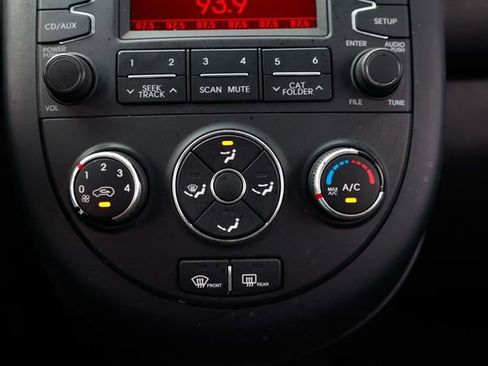 Used 2013 Kia Soul image 32