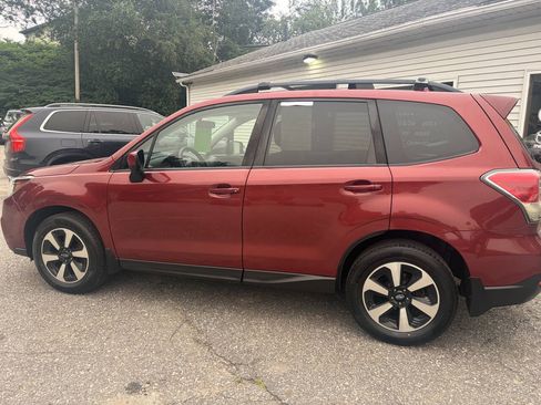 Used 2017 Subaru Forester 2.5i Premium w/ All-Weather Package AWD/4WD image 3