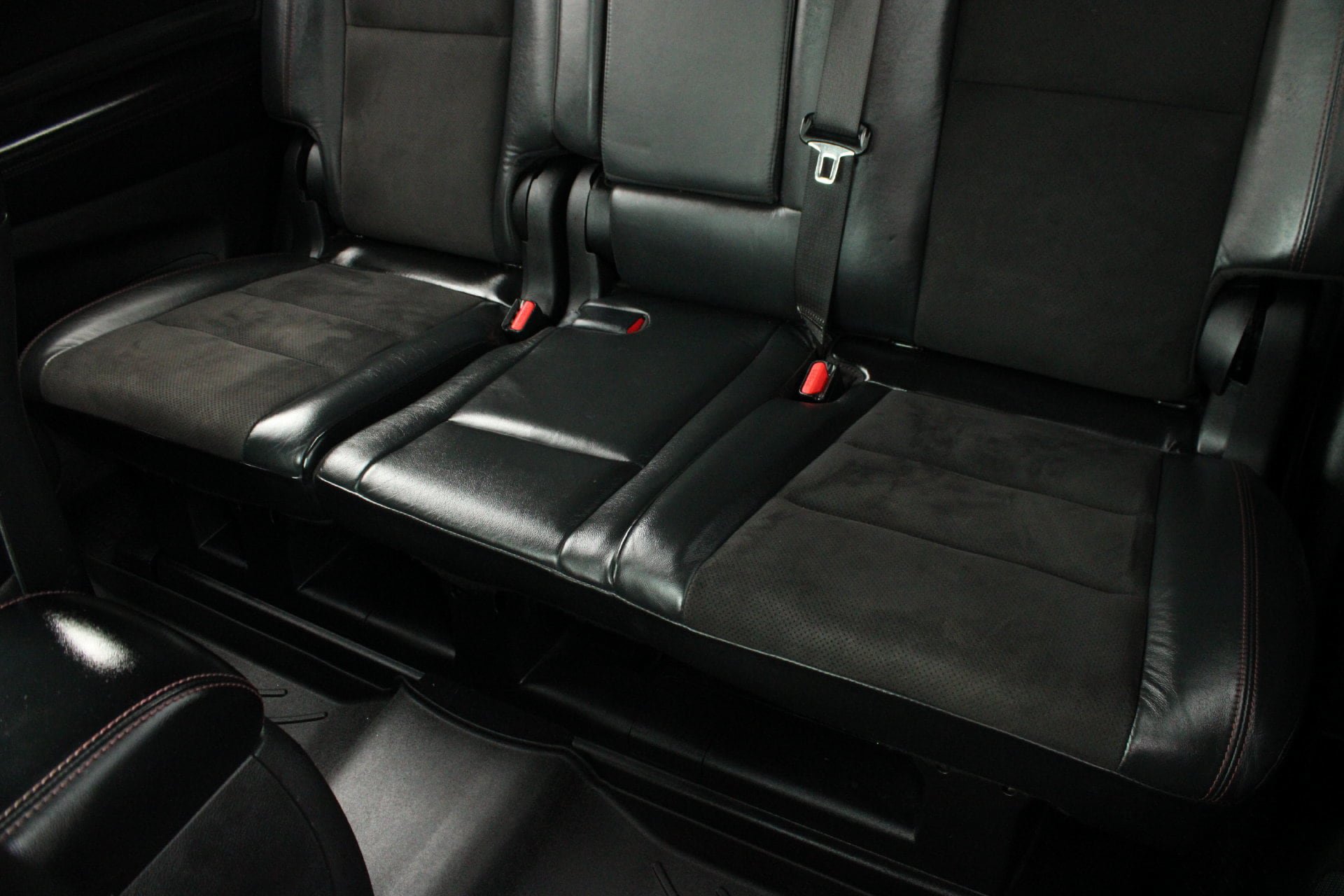 Used 2021 Dodge Durango R/T w/ Blacktop Package AWD/4WD image 19