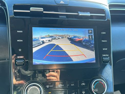 Used 2023 Hyundai Tucson SE image 14