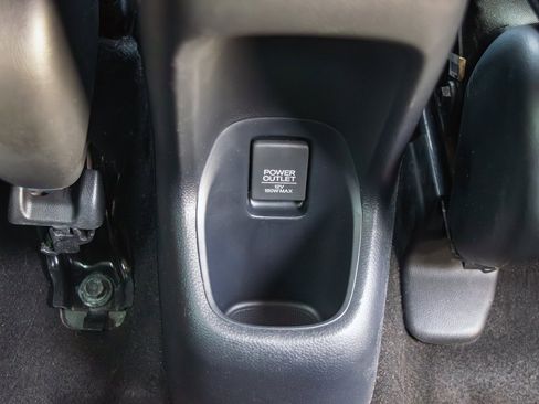 Used 2019 Honda HR-V LX image 30