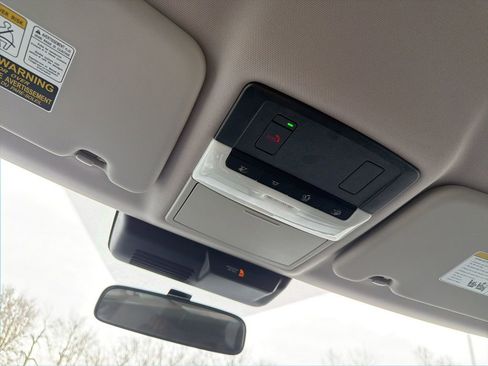 Used 2024 Mitsubishi Outlander SE image 13