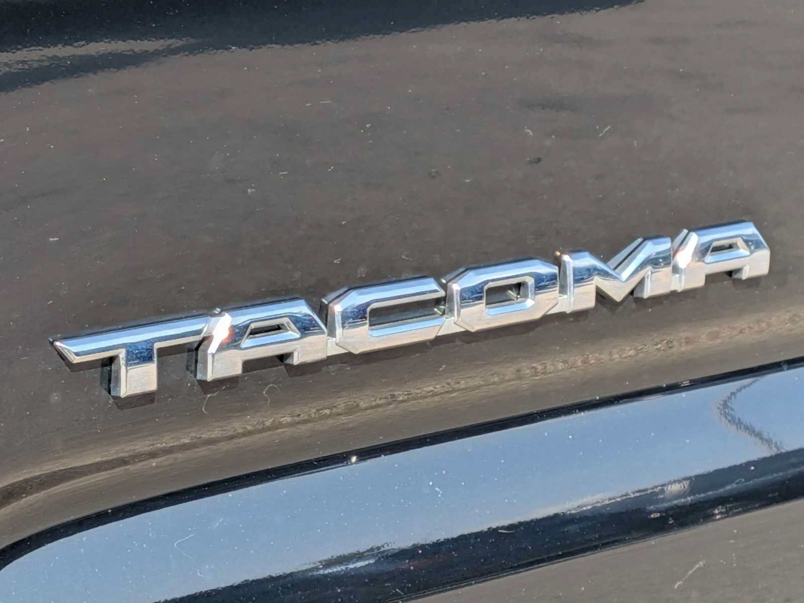 Used 2019 Toyota Tacoma TRD Sport AWD/4WD image 11