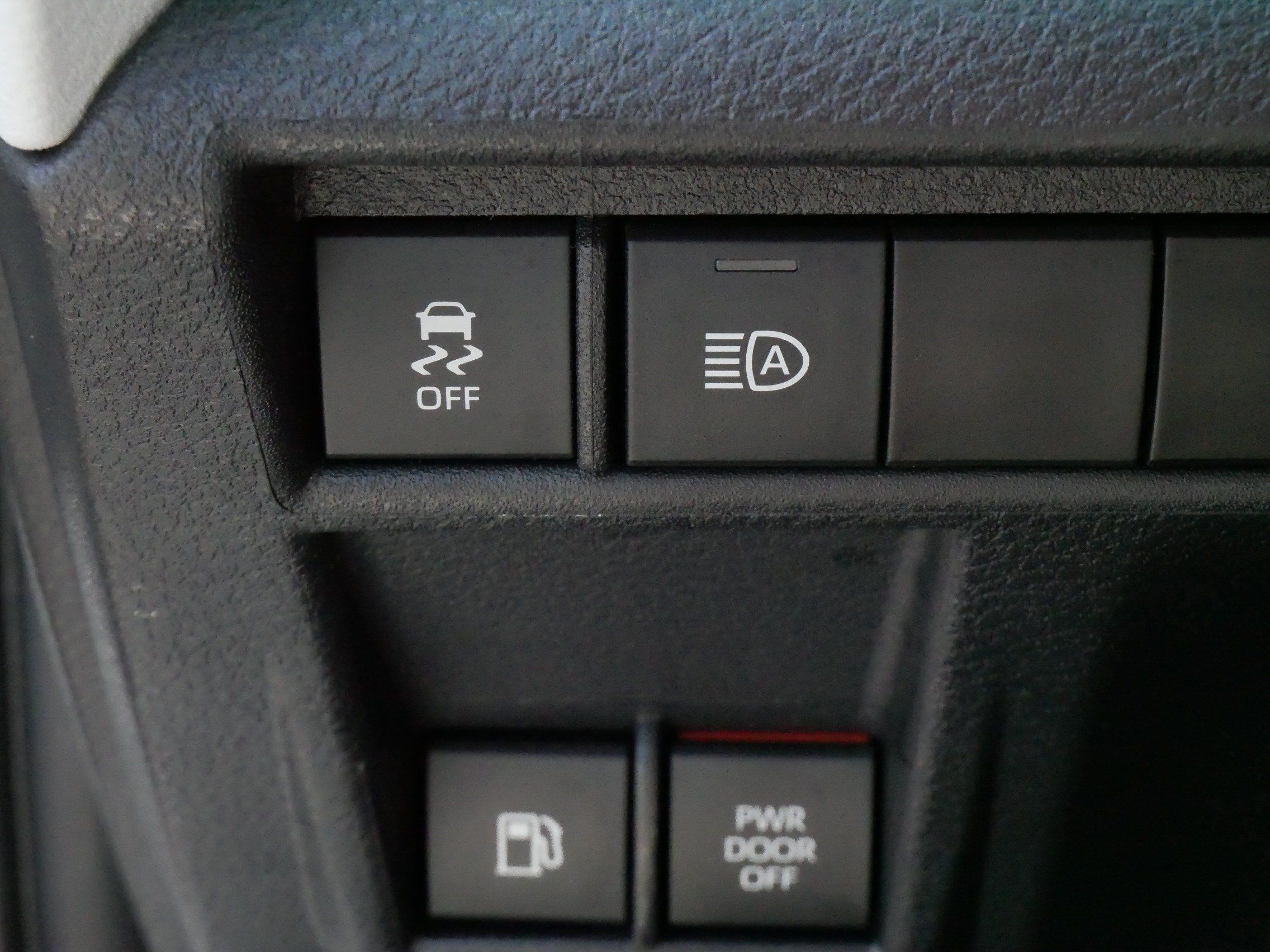 Certified 2026 Toyota Sienna LE FWD image 29