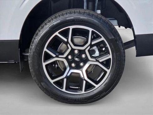 New 2026 Ford Maverick Lariat image 9