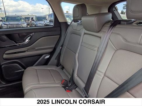 New 2025 Lincoln Corsair Reserve image 12