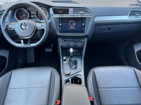 Used 2021 Volkswagen Tiguan SE w/ Panoramic Sunroof Package AWD/4WD image 14