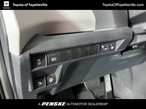 Used 2025 Toyota Sienna LE w/ LE Plus Package image 30