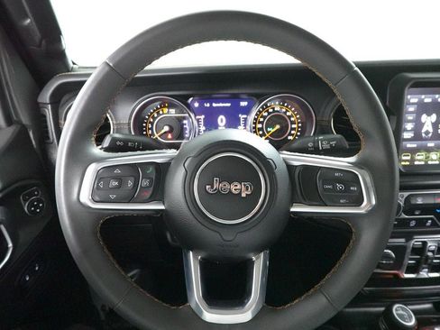 Used 2023 Jeep Gladiator Overland AWD/4WD image 13