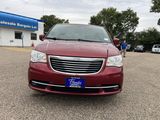 Used 2014 Chrysler Town & Country Touring image 3