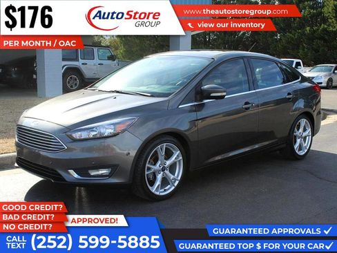 Used 2015 Ford Focus Titanium image 2