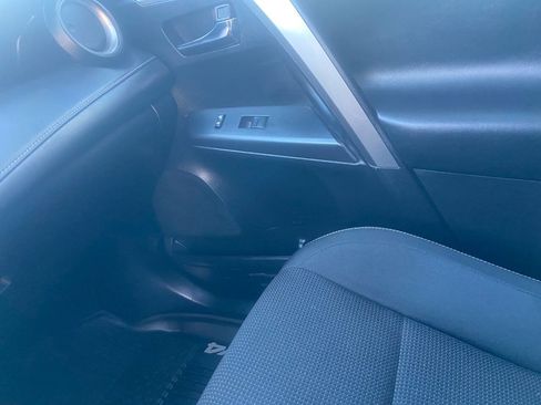 Used 2017 Toyota RAV4 XLE AWD/4WD image 14
