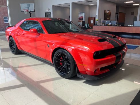 Used 2022 Dodge Challenger SRT Hellcat RWD image 4