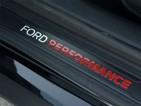 Used 2022 Ford Mustang Shelby GT500 w/ Technology Package image 12