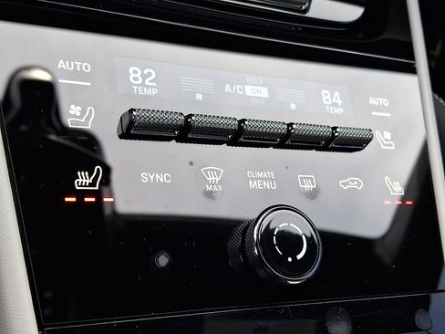 Used 2024 Porsche Cayenne S image 16