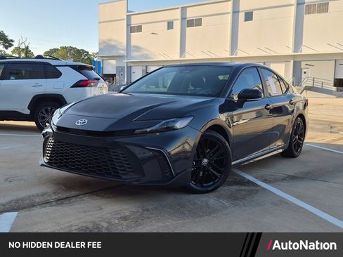 Certified 2025 Toyota Camry SE w/ Convenience Package FWD image 1