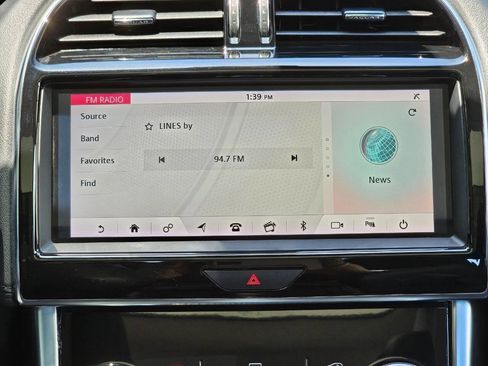 Used 2020 Jaguar XE S image 22