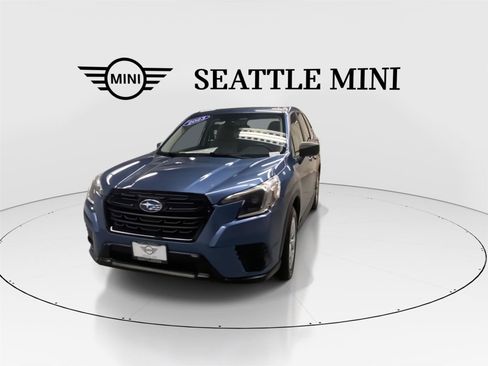 Used 2023 Subaru Forester AWD/4WD image 4