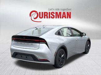 Used 2023 Toyota Prius LE video 2