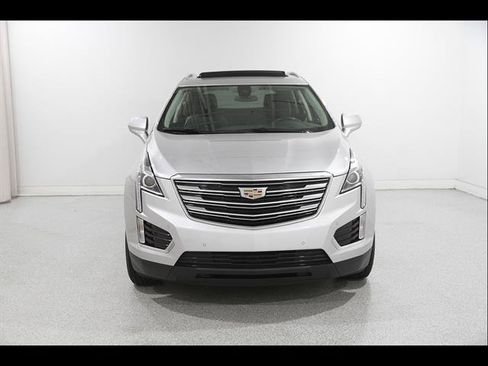 Used 2019 Cadillac XT5 Luxury FWD image 2