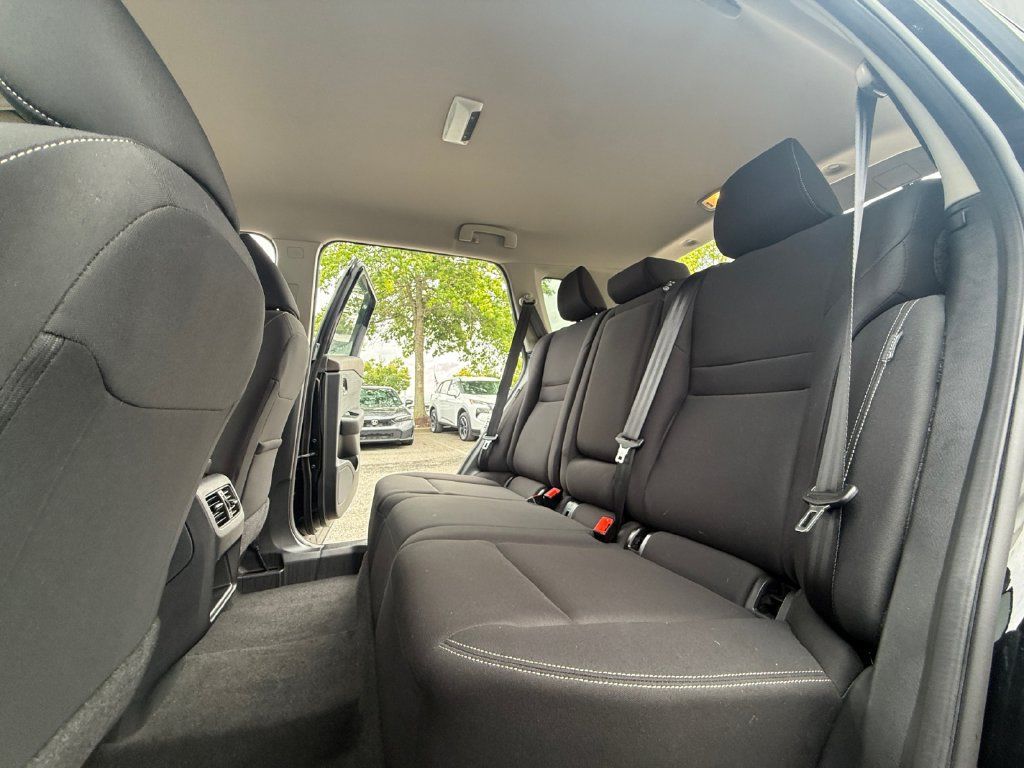 Used 2023 Nissan Rogue S AWD/4WD image 26
