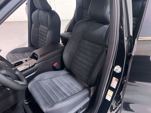 New 2025 Mitsubishi Outlander SE image 10