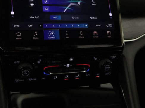 Used 2023 Jeep Grand Cherokee Limited AWD/4WD image 45