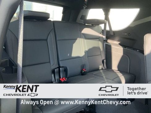 Used 2026 Chevrolet Suburban High Country w/ Sun And Tow Package image 15