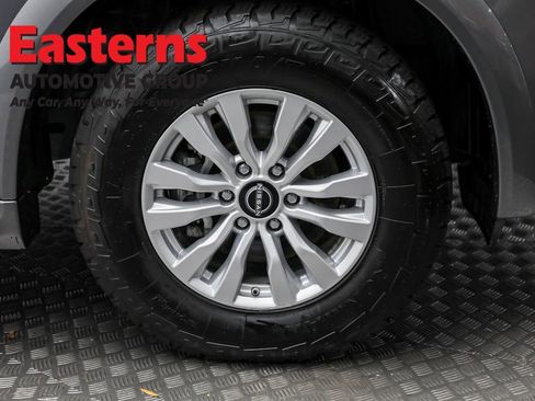 Used 2024 Nissan Armada SV image 32